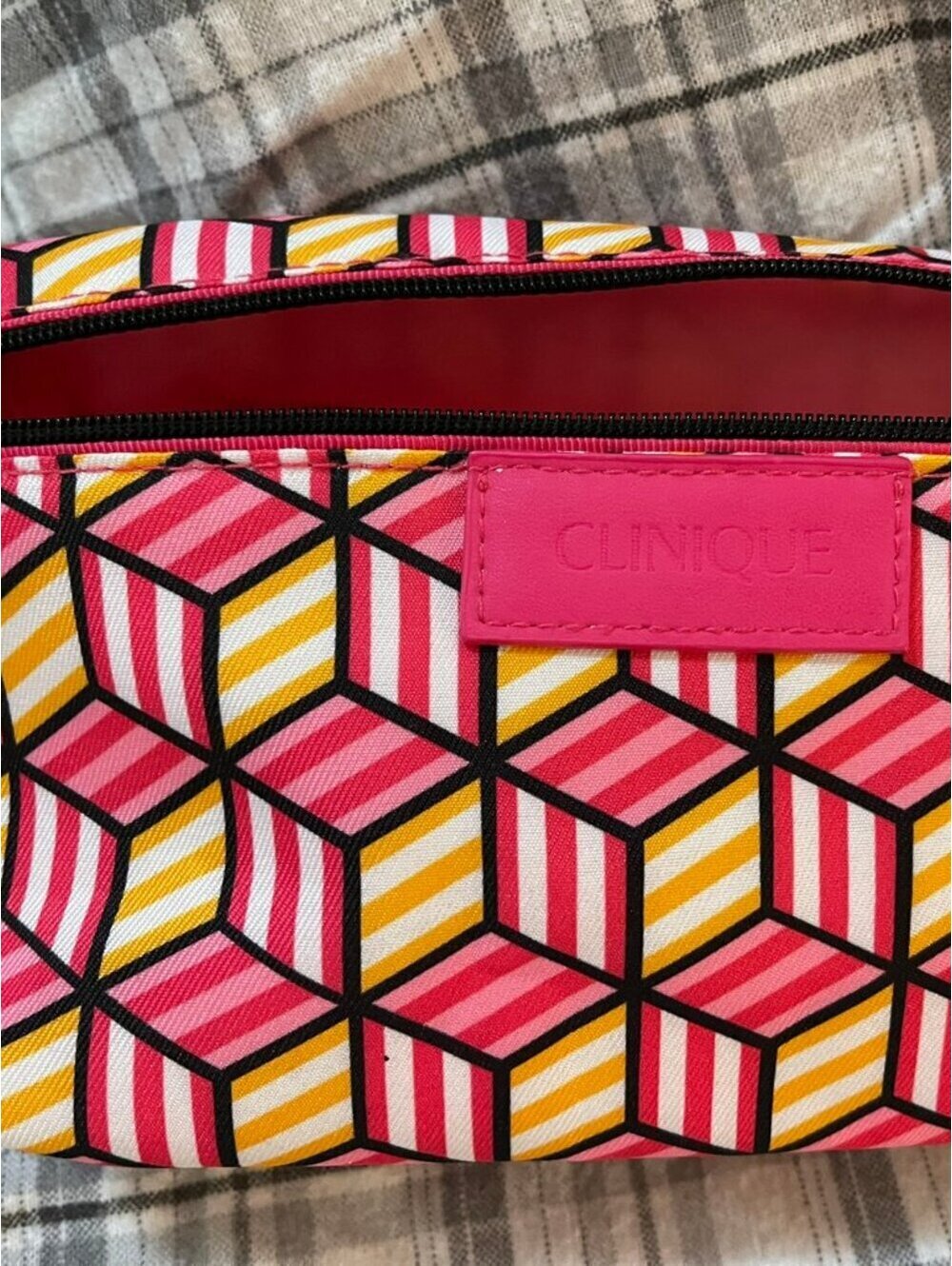 Like New | Clinique | One Size | Pink Geometric Cosmetic Bag